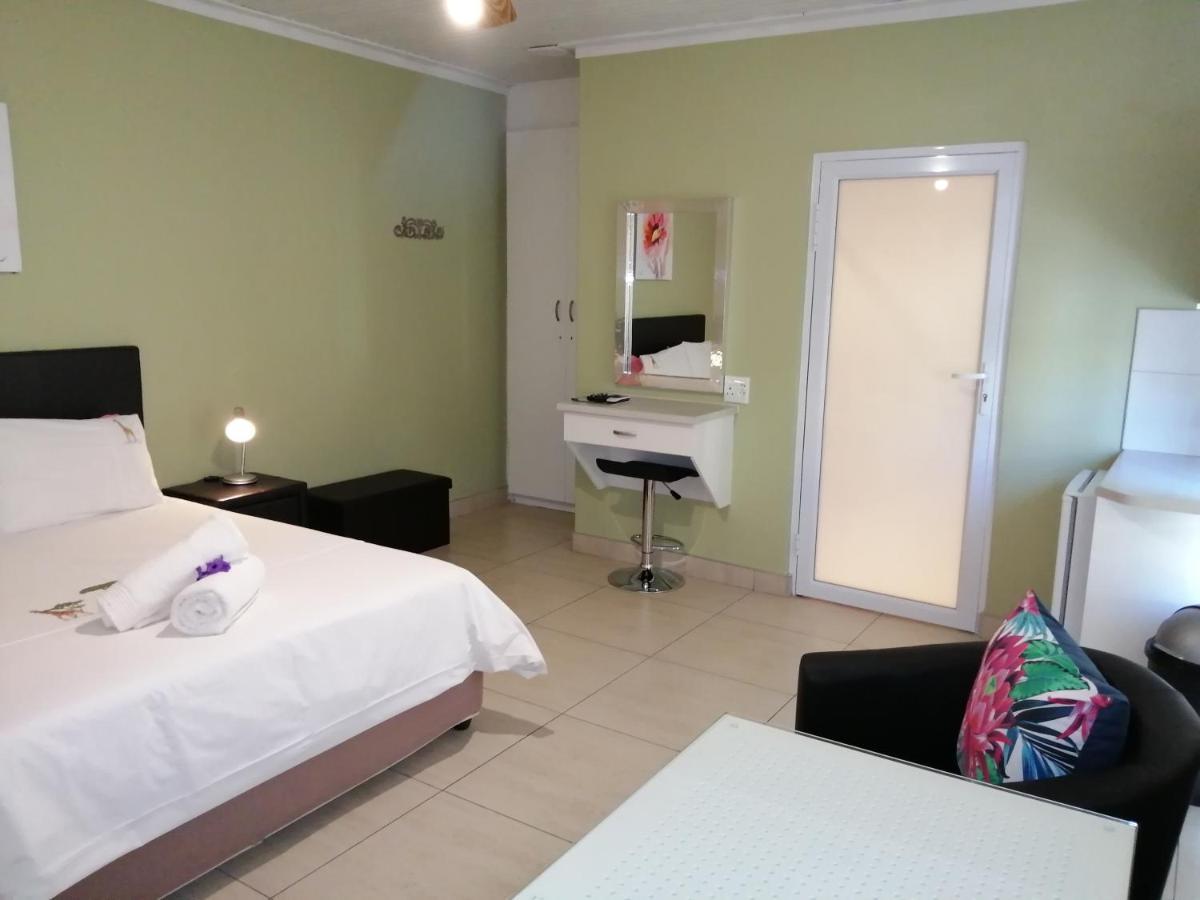 Capbon Guesthouse Windhoek Ngoại thất bức ảnh