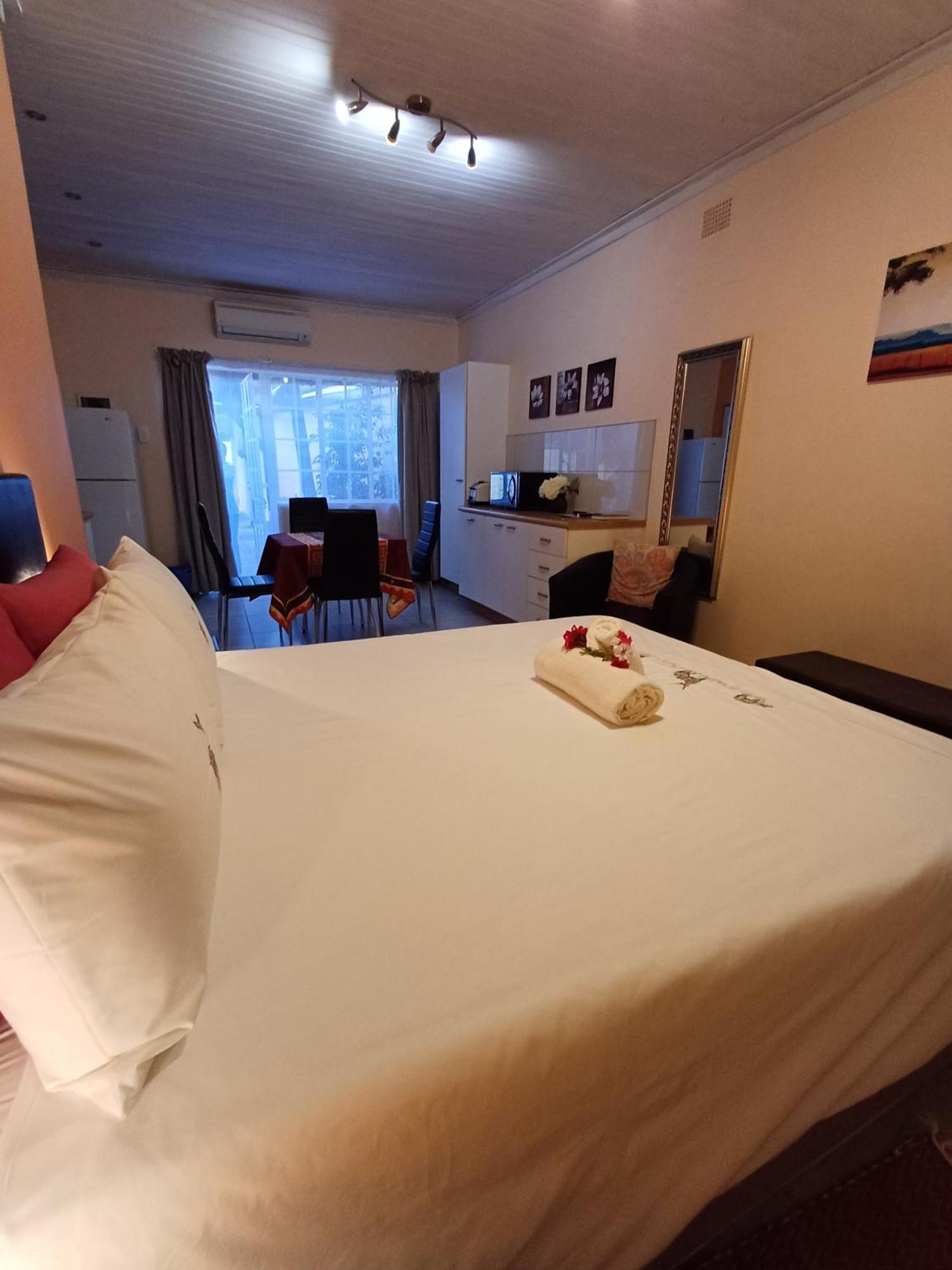 Capbon Guesthouse Windhoek Ngoại thất bức ảnh