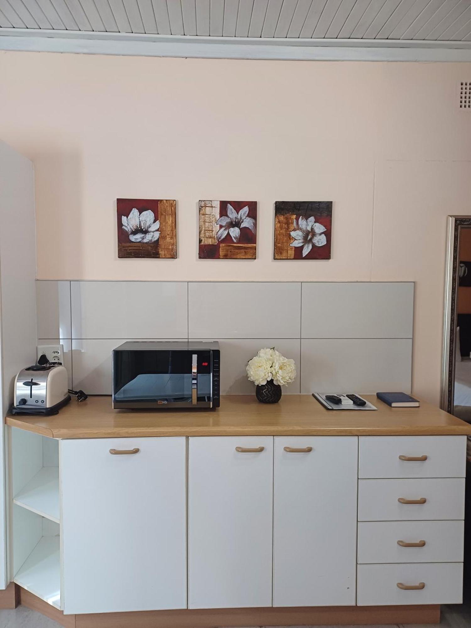 Capbon Guesthouse Windhoek Ngoại thất bức ảnh
