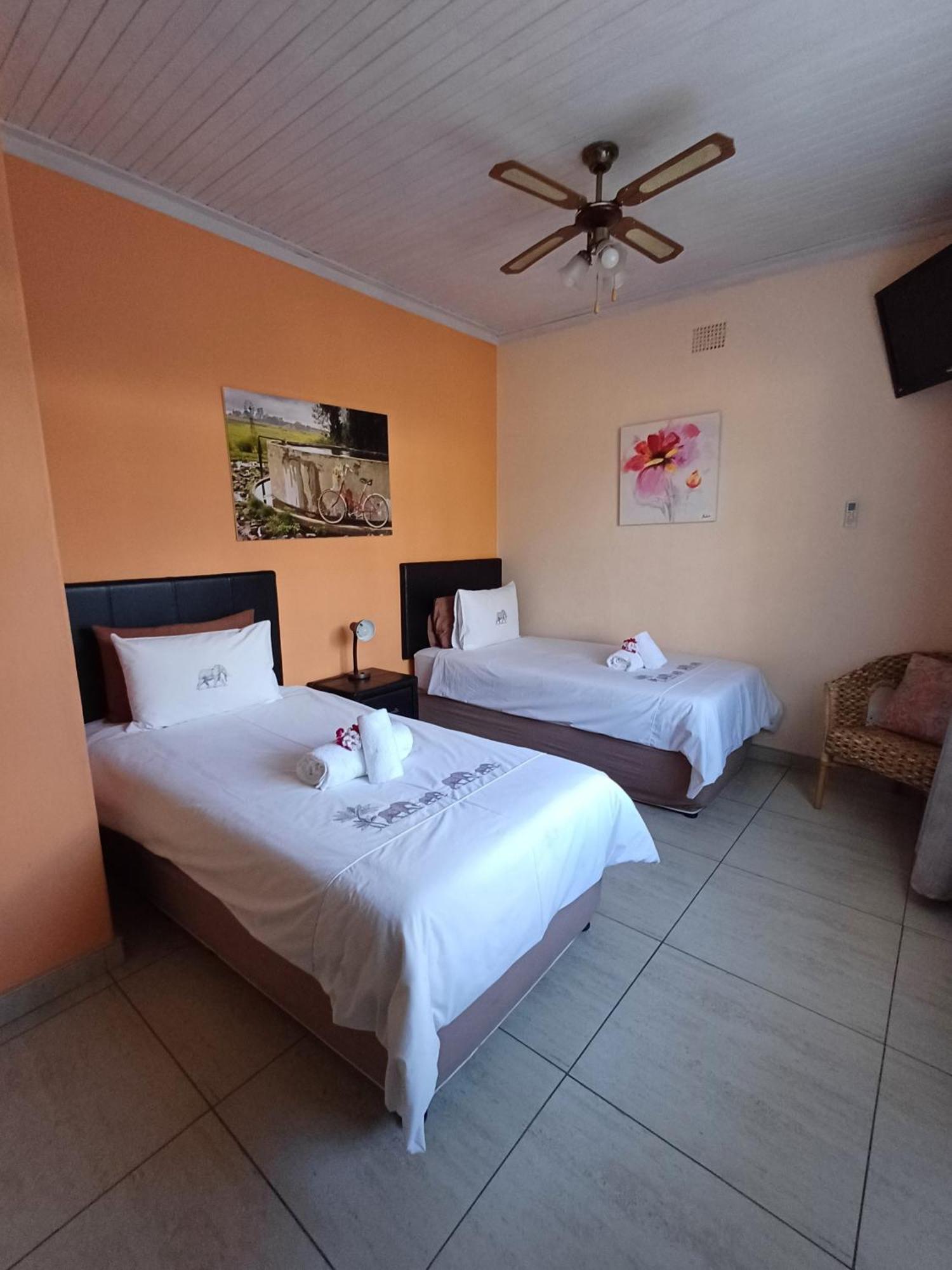 Capbon Guesthouse Windhoek Ngoại thất bức ảnh