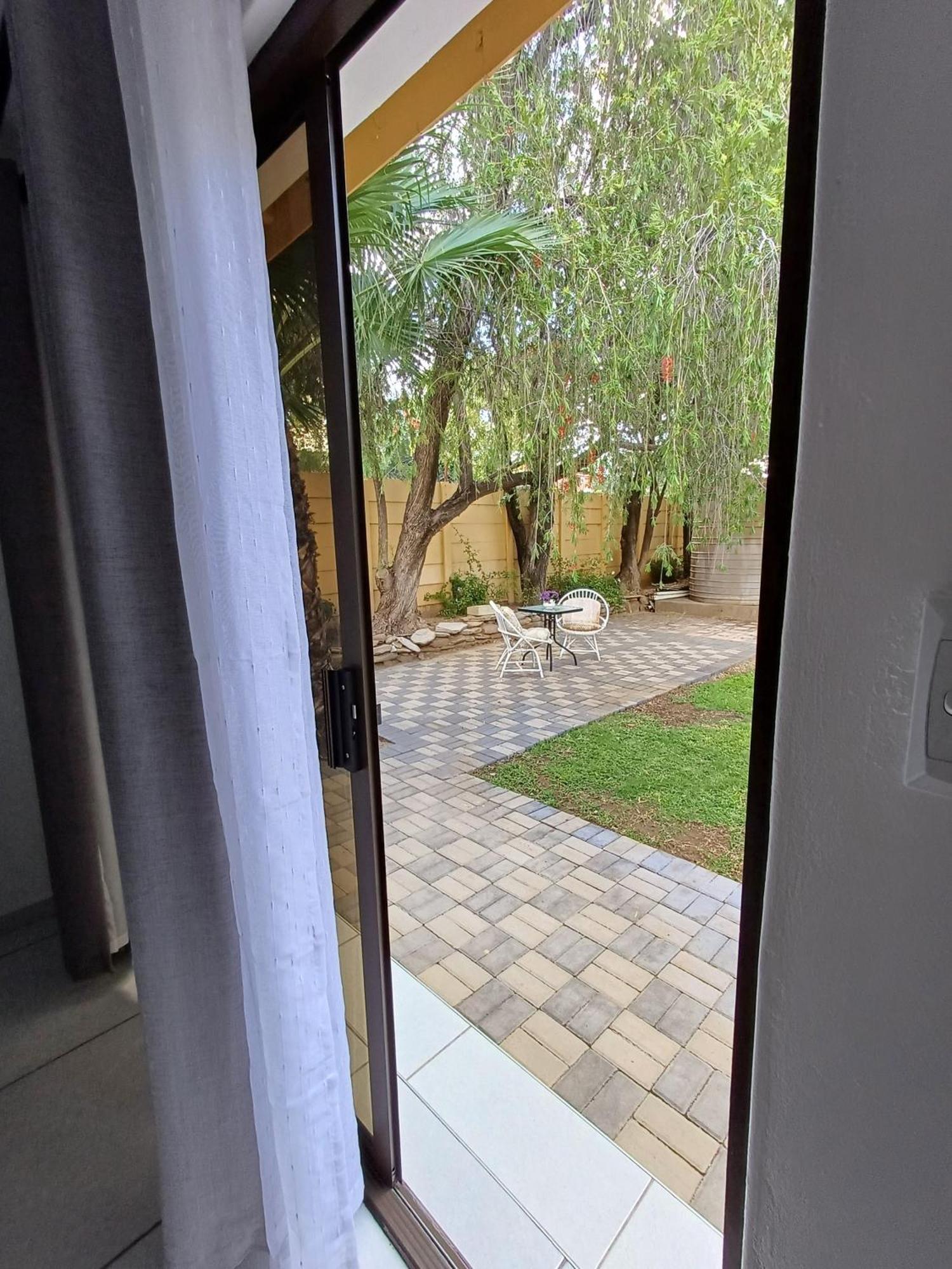 Capbon Guesthouse Windhoek Ngoại thất bức ảnh