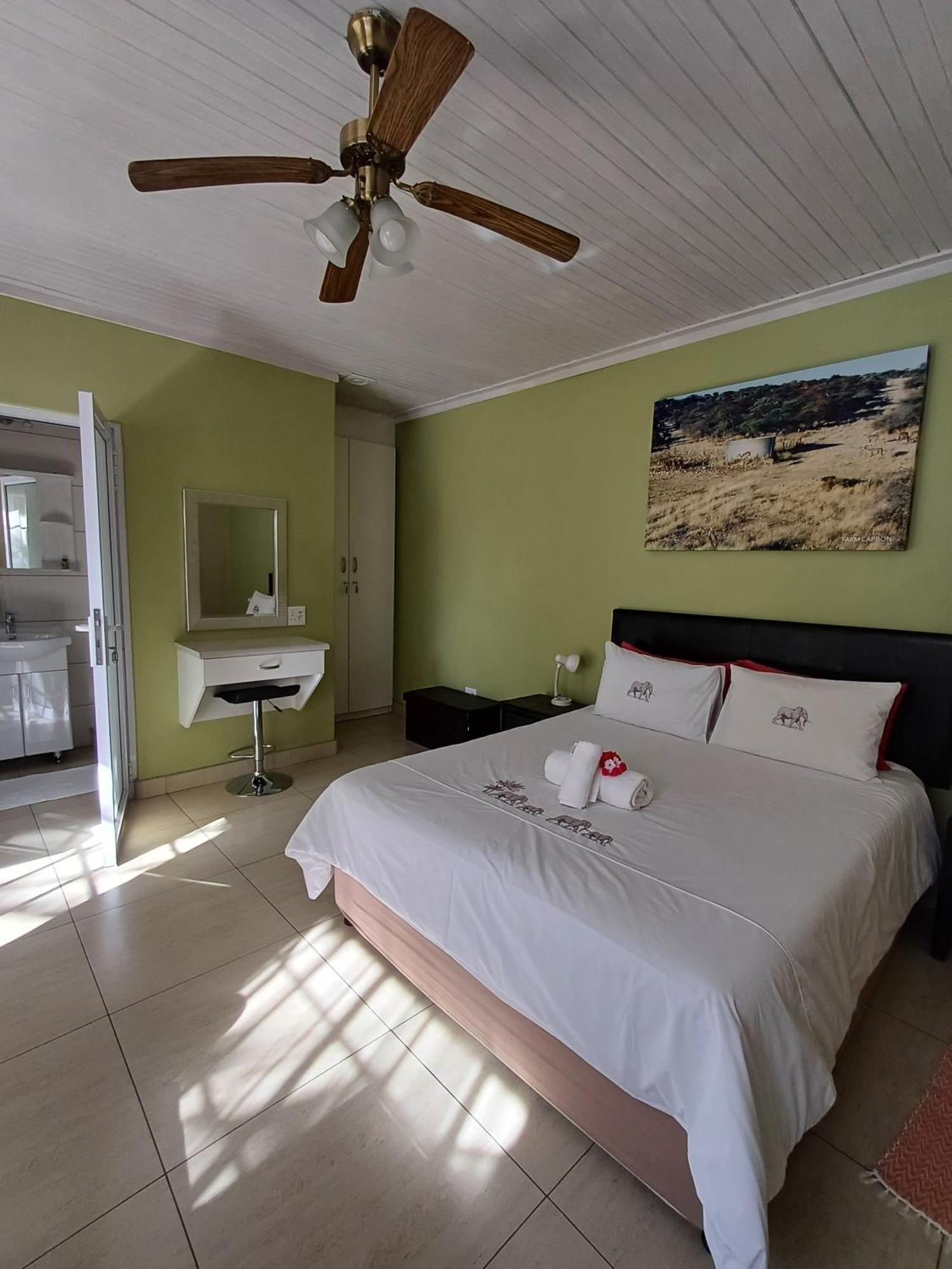Capbon Guesthouse Windhoek Ngoại thất bức ảnh