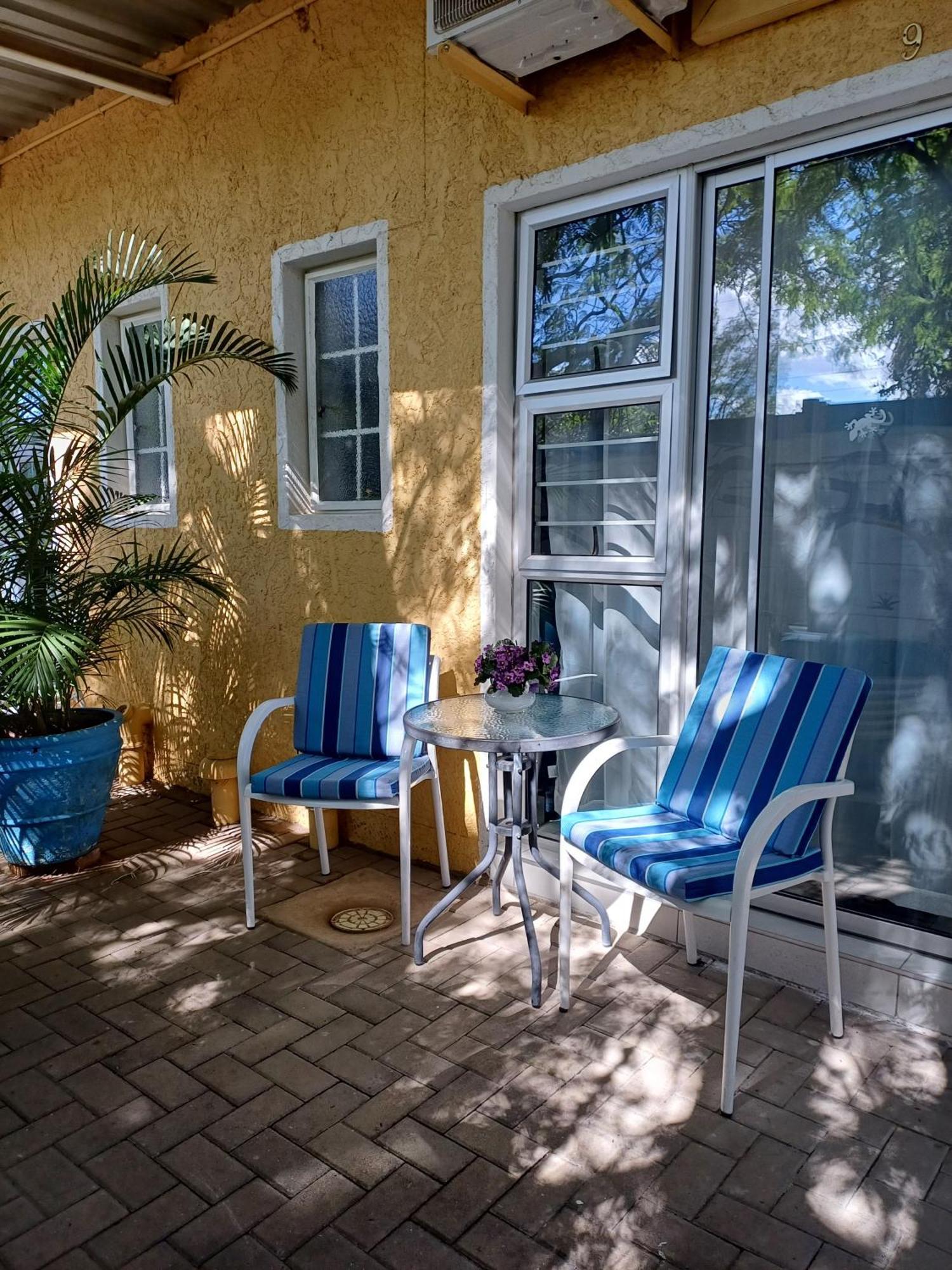 Capbon Guesthouse Windhoek Ngoại thất bức ảnh
