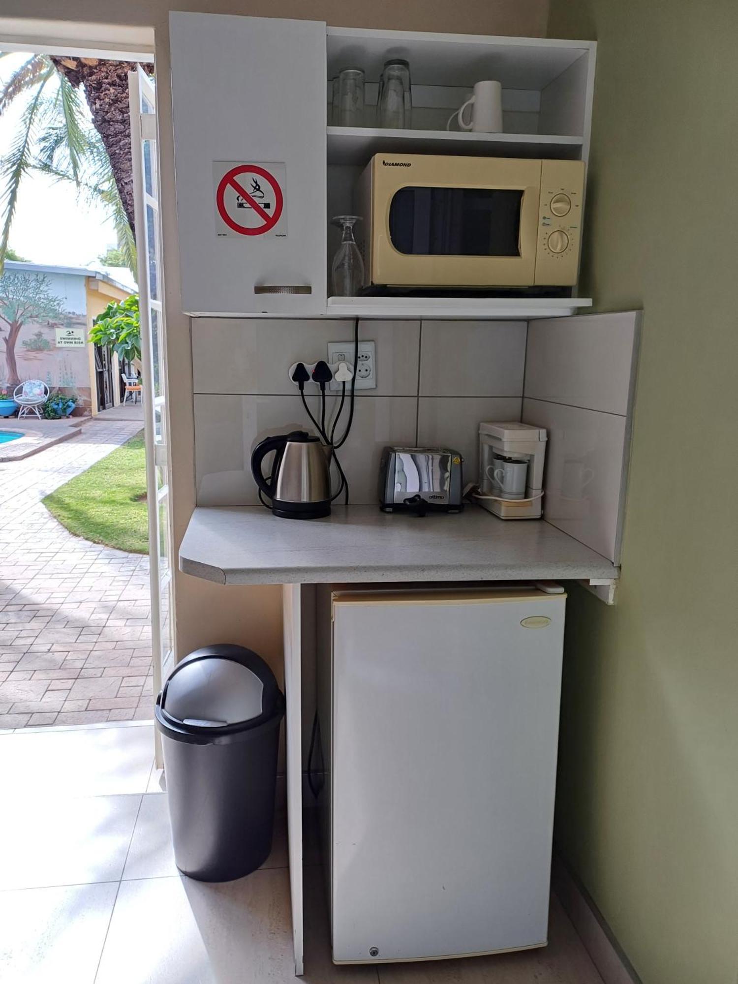 Capbon Guesthouse Windhoek Ngoại thất bức ảnh