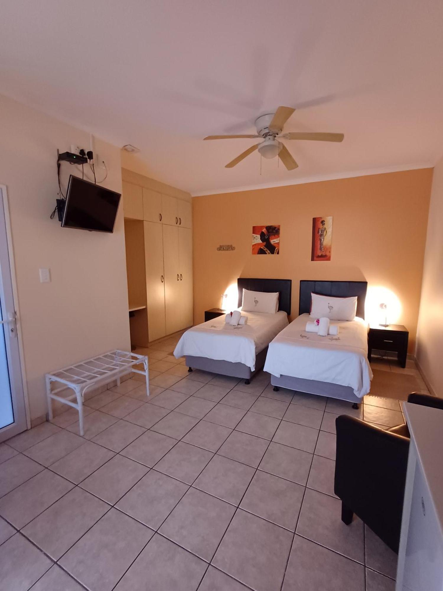 Capbon Guesthouse Windhoek Ngoại thất bức ảnh