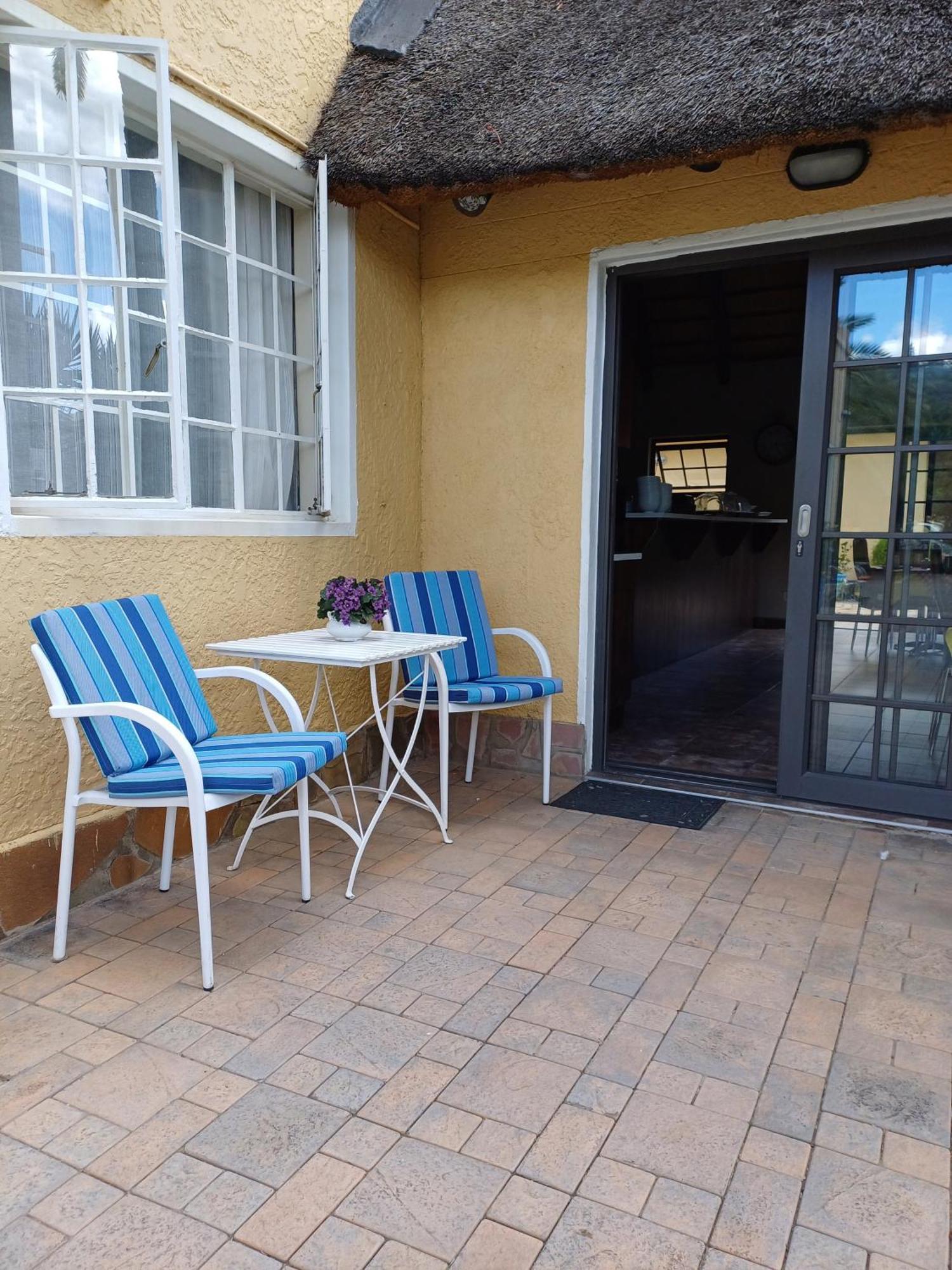 Capbon Guesthouse Windhoek Ngoại thất bức ảnh