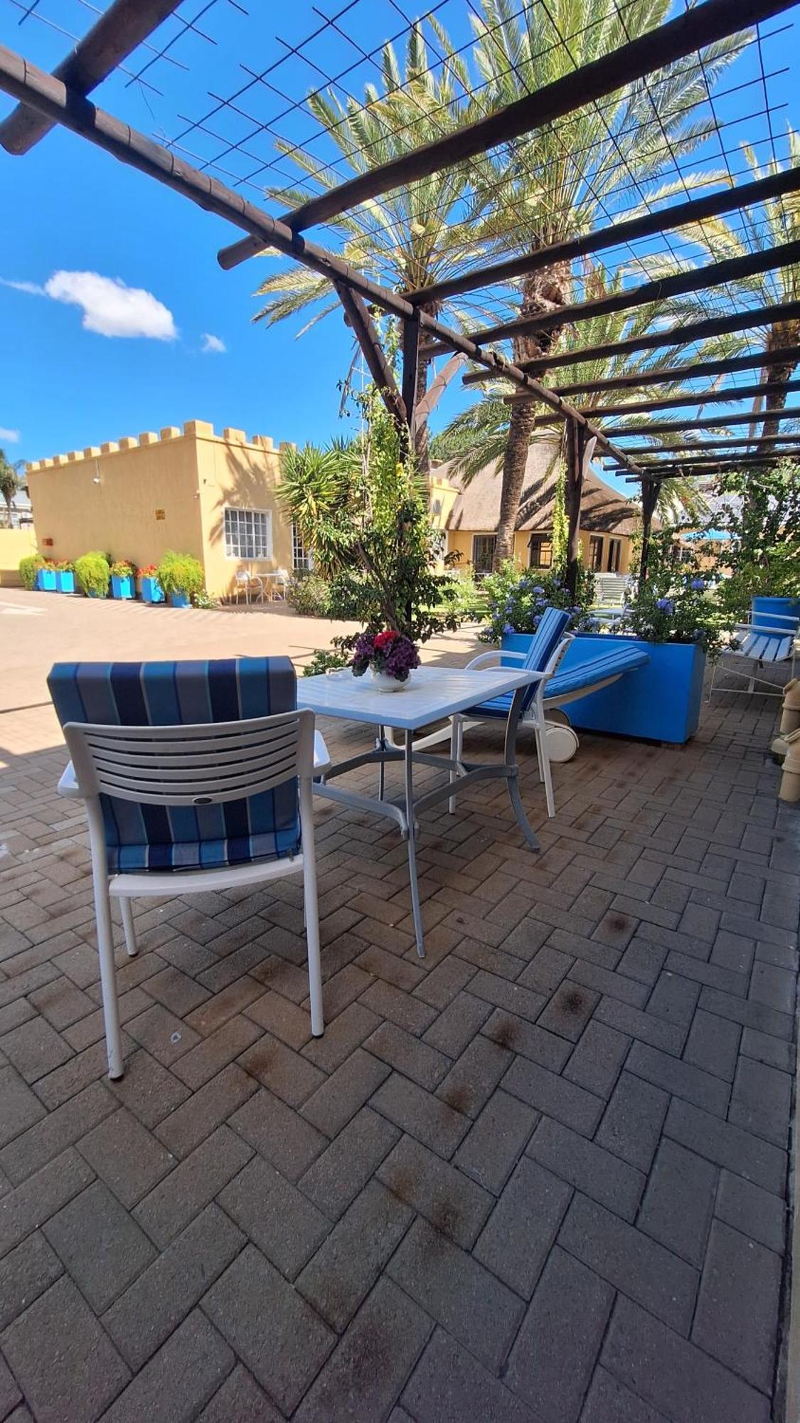 Capbon Guesthouse Windhoek Ngoại thất bức ảnh