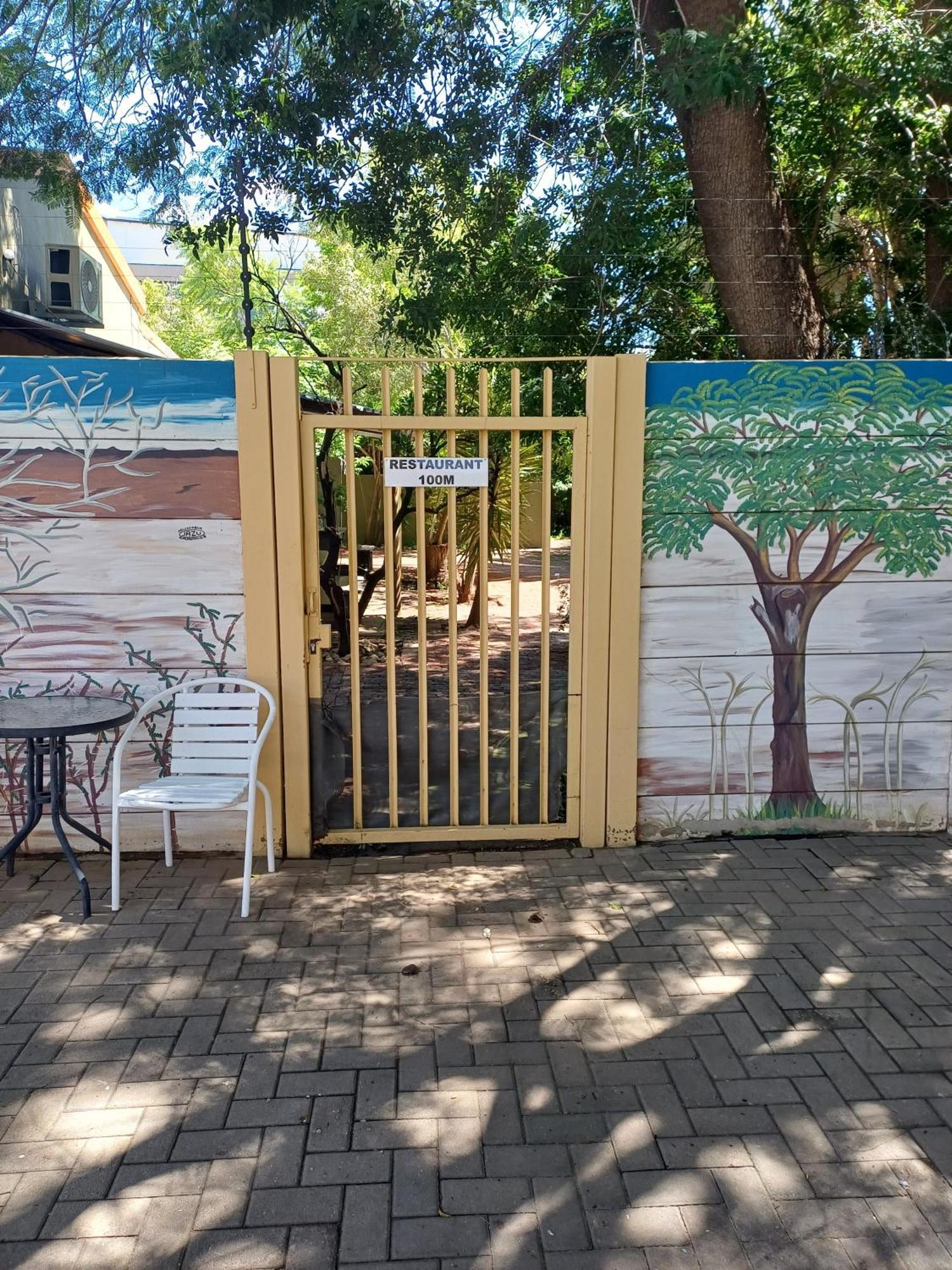 Capbon Guesthouse Windhoek Ngoại thất bức ảnh