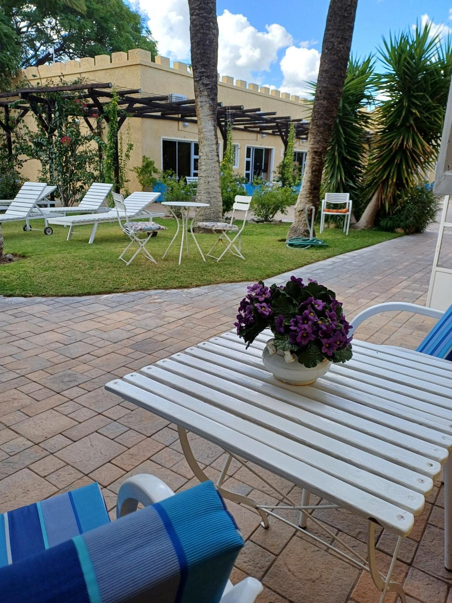 Capbon Guesthouse Windhoek Ngoại thất bức ảnh