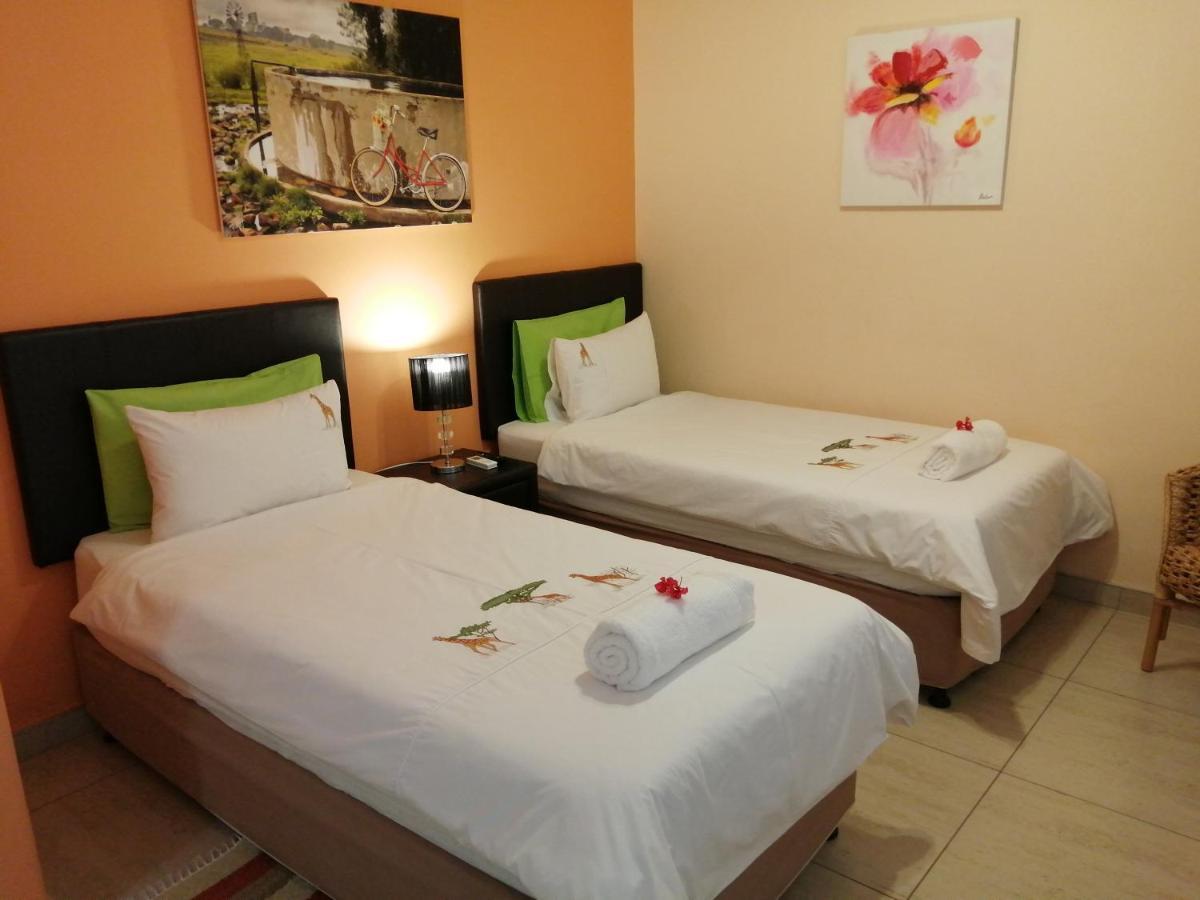 Capbon Guesthouse Windhoek Ngoại thất bức ảnh